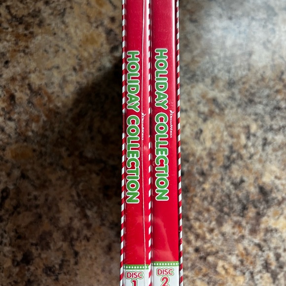Brand new in packaging - DreamWorks Holiday Collection 2 disc DVD set - Picture 2 of 3